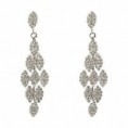 Brinco de strass com acabamento em metal prateado